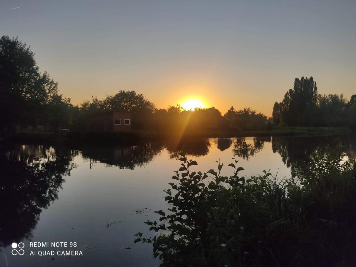 Le Cocon Des Hortillonnages D'Amiens Villa Camon  Buitenkant foto